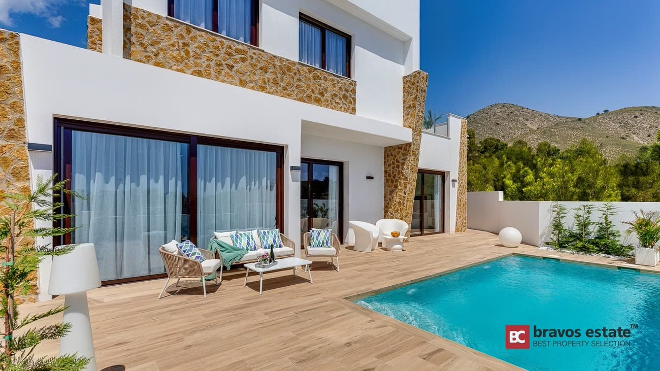 NEW VILLA IN BENIDORM WITH SEA VIEW