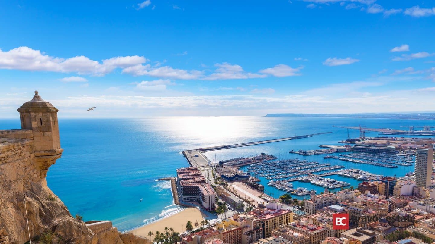 Недвижимость в Испании: Тенденции и Возможности для Инвесторов