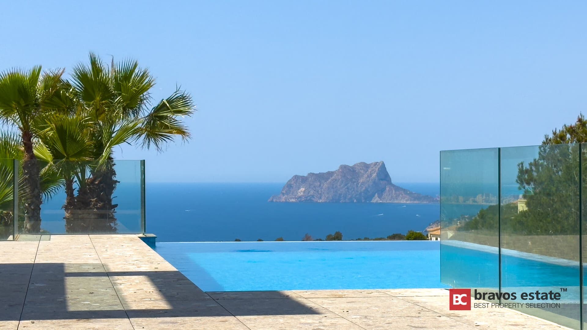 Villa De Lujo de 3 Dormitorios en Cumbre del Sol 1