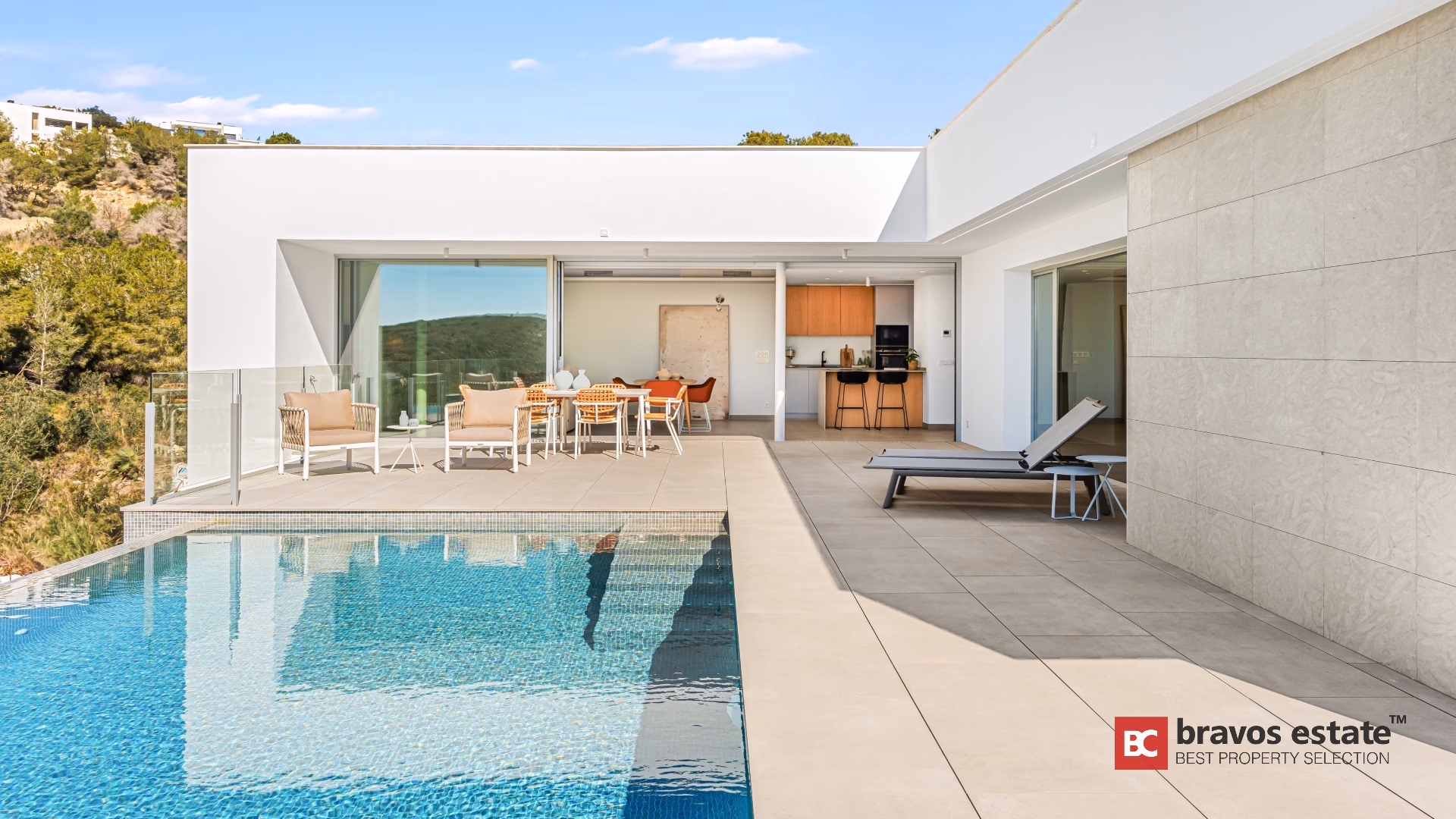 New Build 4-Bedroom Villa with Sea Views in Cumbre del Sol 1