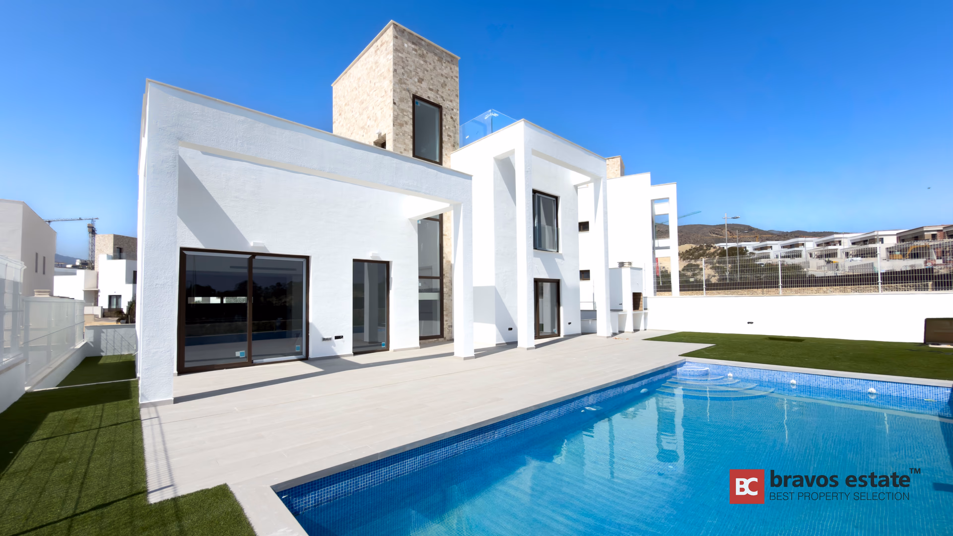 Элитная вилла, 5 спален с бассейном в Финестрате 1