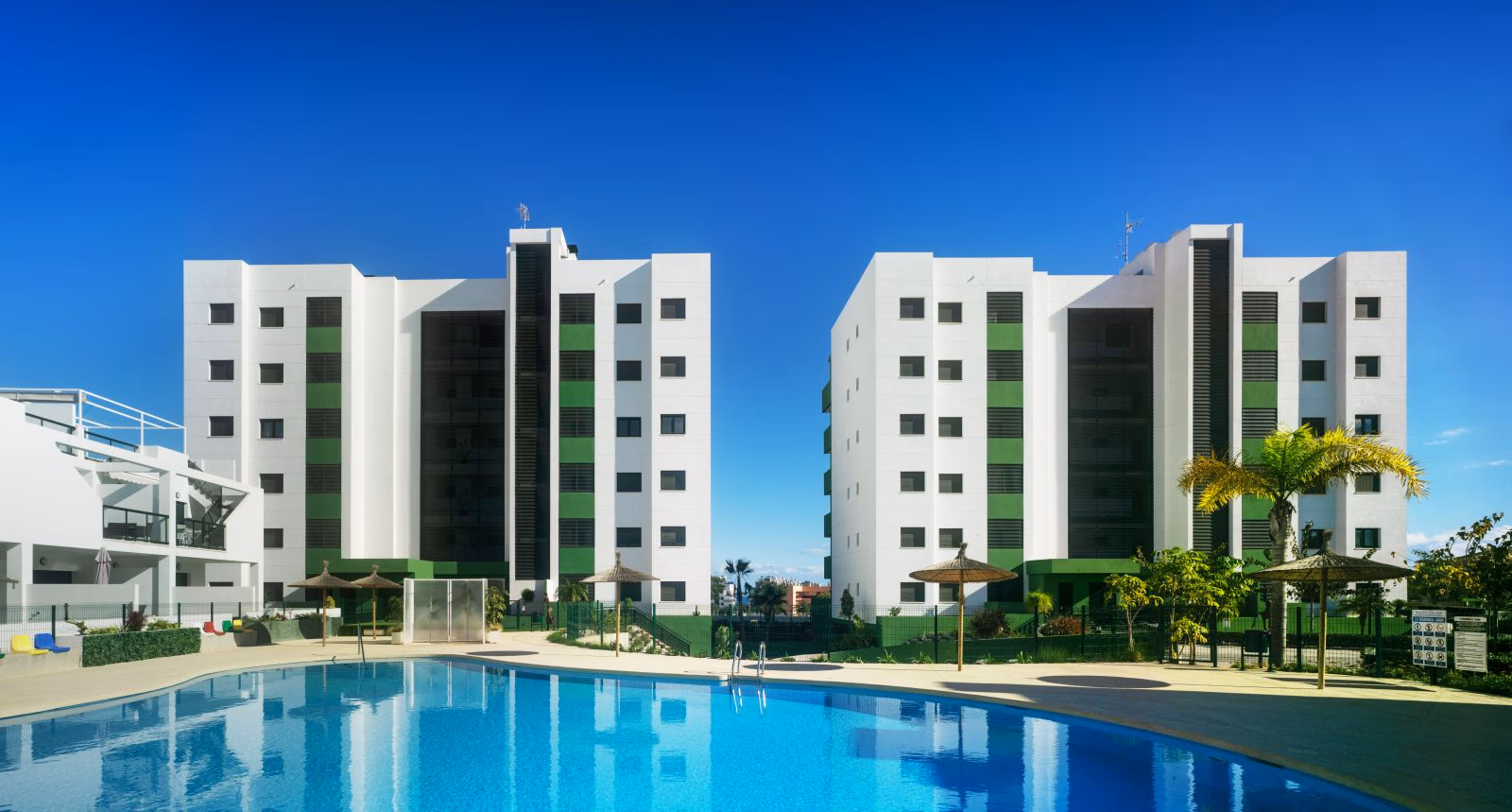 Lago Varese — Apartamentos de 2-3 dormitorios en Mil Palmeras, Costa Blanca 1