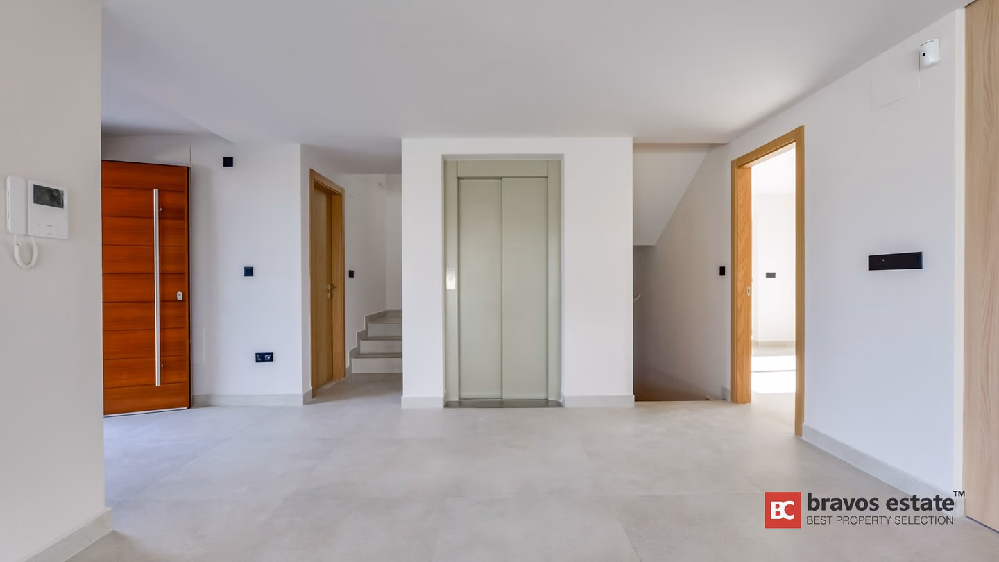 Villa with Elevator and En-Suite Bedrooms in Alfaz del Pi - 17