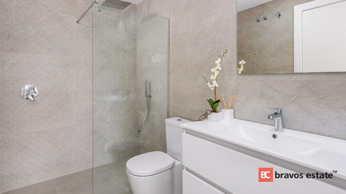 New Build 3-Bedroom Villa in Torrevieja · 213 m² - 12