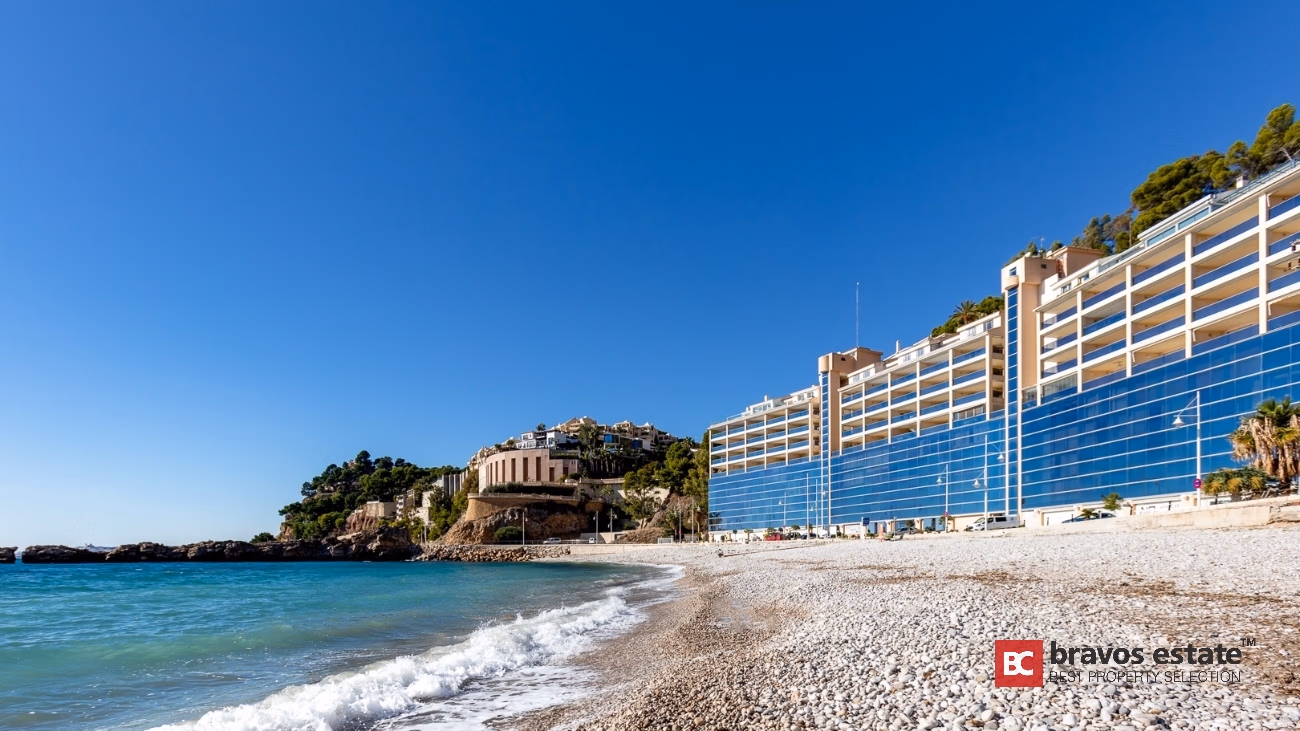 Seafront 2-Bedroom Apartment in Altea - 3