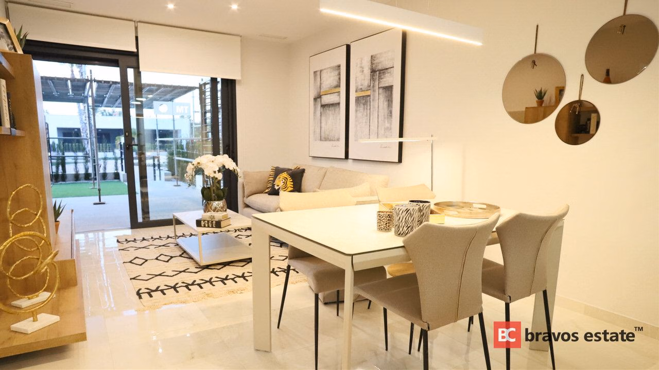 Beachside 2-Bedroom Apartment in La Zenia - 4