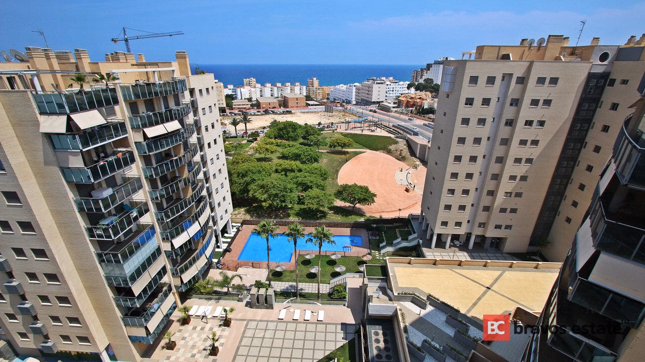 Beachside 4-Bedroom Apartment in El Campello · 141 m² - 7