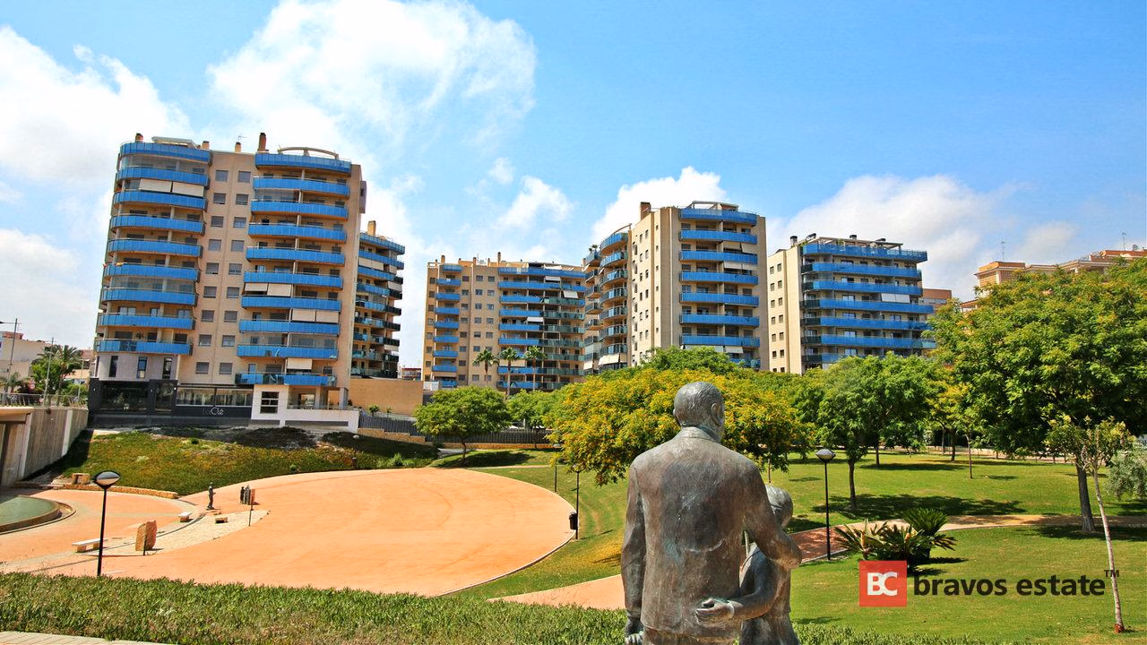 Beachside 4-Bedroom Apartment in El Campello · 141 m² - 14