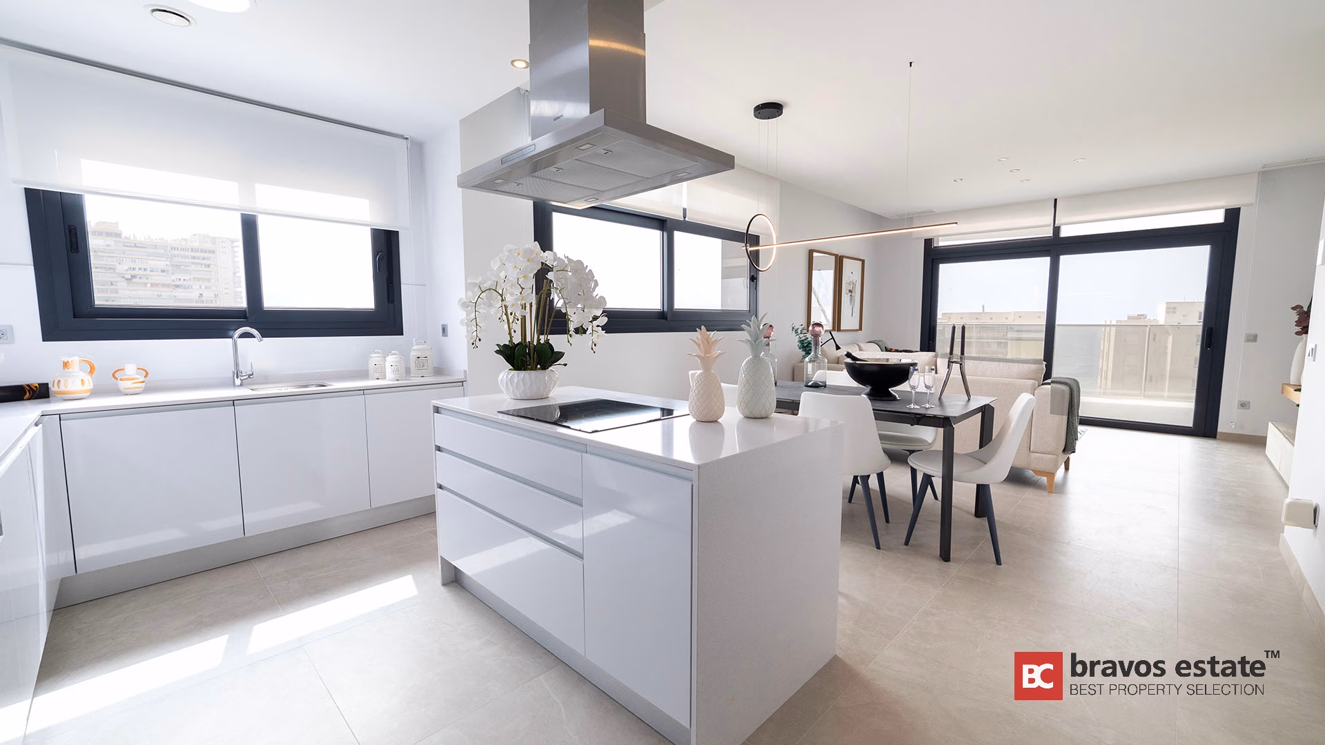 Seafront 2-Bedroom Apartment in Benidorm · 110 m² - 14