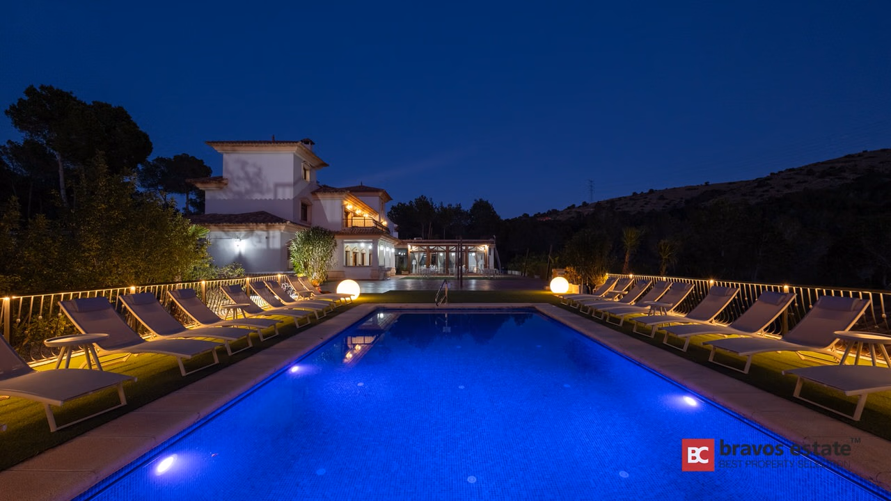 Villa De Lujo de 12 Dormitorios en Finestrat - 22