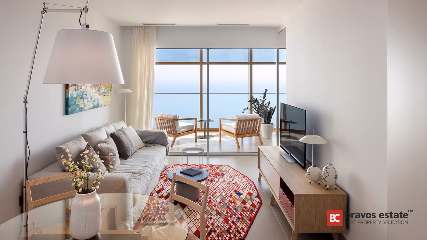Beachside 2-Bedroom Apartment in Benidorm - 3