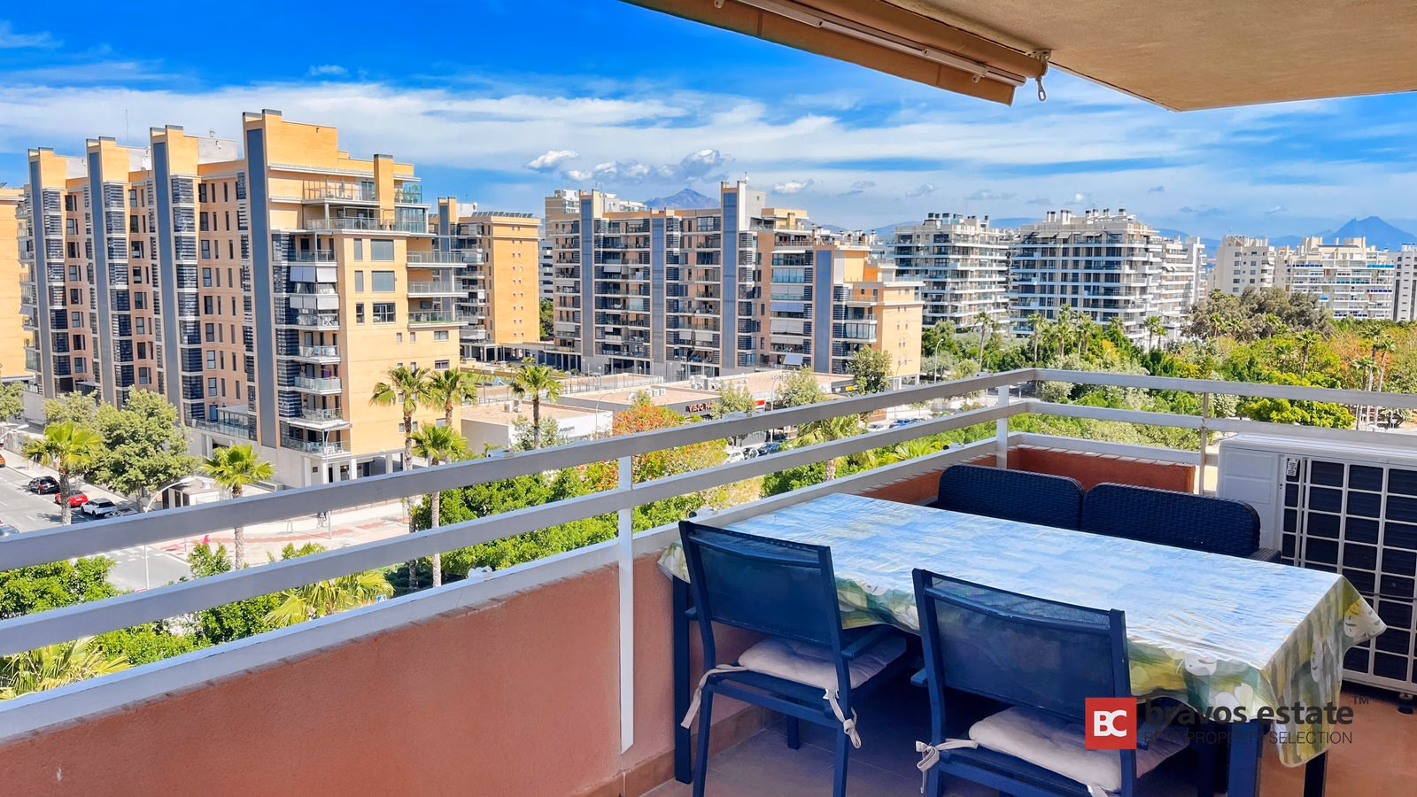 Beachside 2-Bedroom Apartment in Playa de San Juan · Ref 2001 - 1