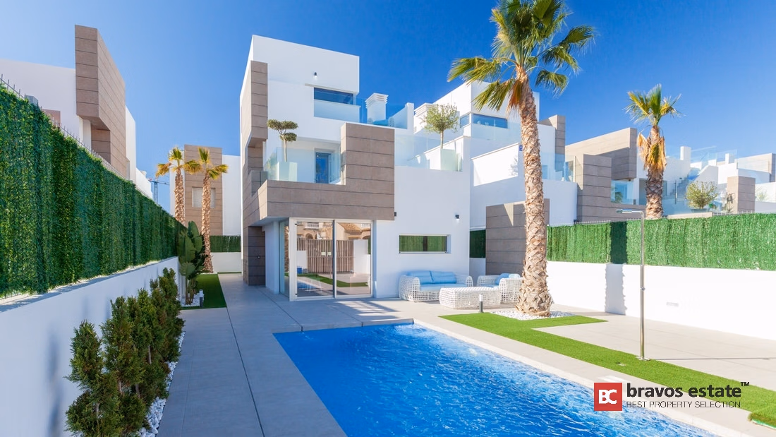 Villa de Obra Nueva de 3 Dormitorios en Guardamar del Segura - 1