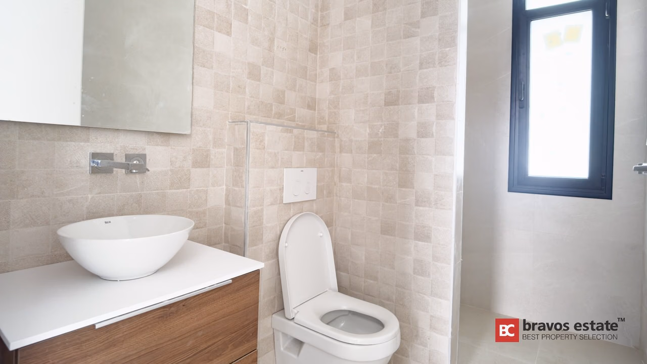 Villa Cerca del Mar de 5 Dormitorios en El Campello · 275 m² - 18