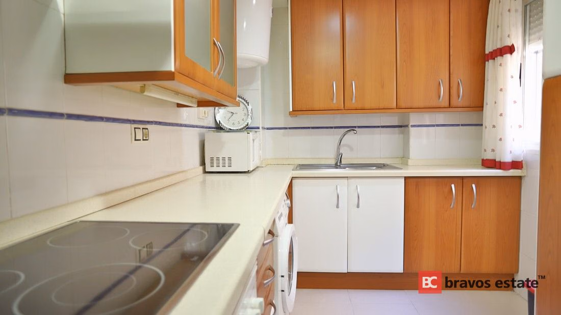 Seafront 2-Bedroom Apartment in El Campello · 75 m² - 10