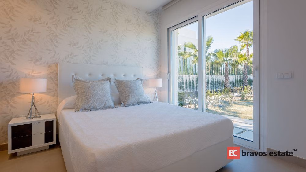 Spacious 3-Bedroom Villa in Las Colinas · 254 m² - 10