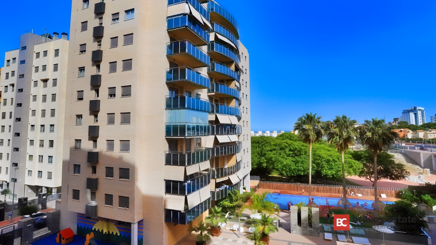 Beachside 3-Bedroom Apartment in El Campello - 2
