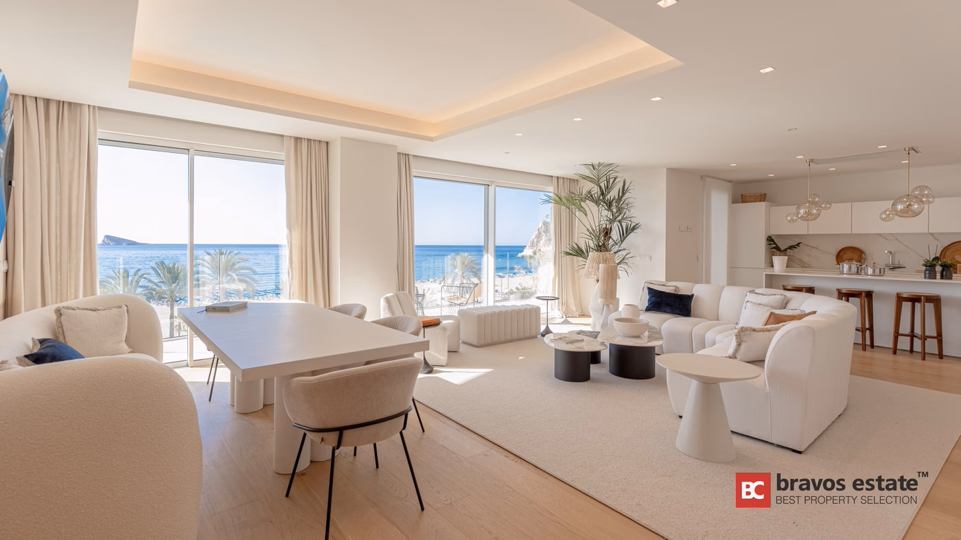 Frontline 2-Bed Apartment on Poniente Beach, Benidorm - 9
