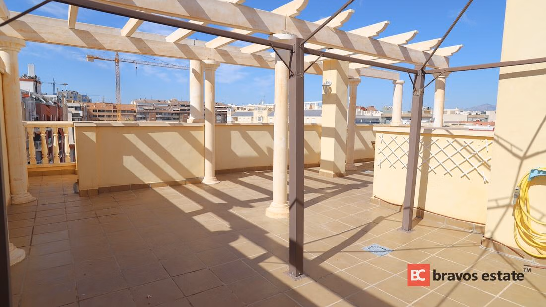 Seafront 2-Bedroom Apartment in El Campello · 75 m² - 4