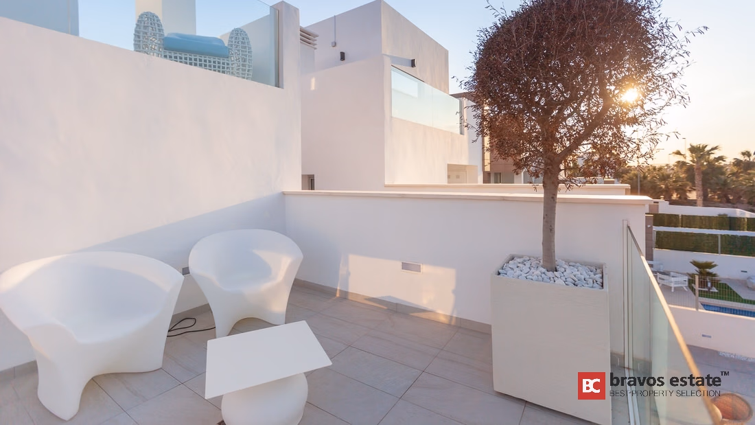 Villa de Obra Nueva de 3 Dormitorios en Guardamar del Segura - 27
