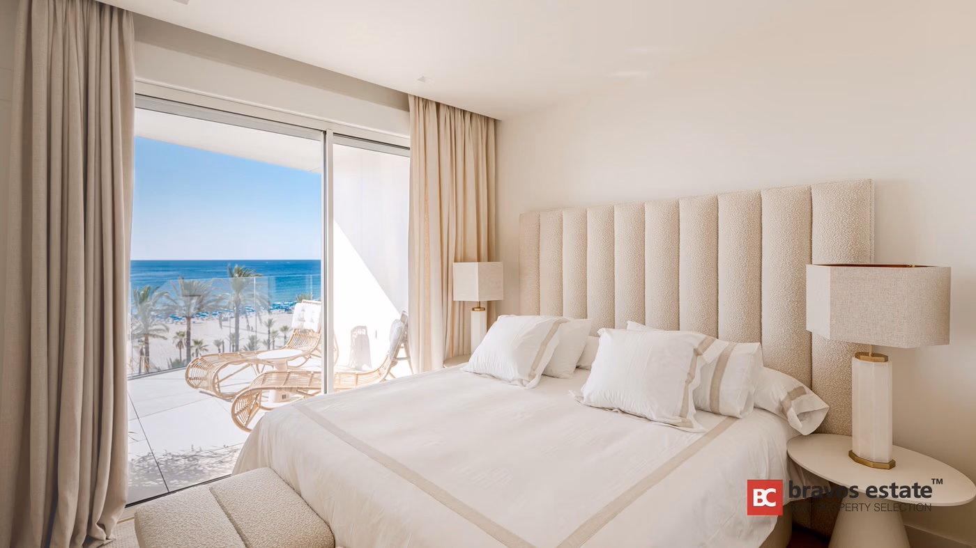 Frontline 2-Bed Apartment on Poniente Beach, Benidorm - 16