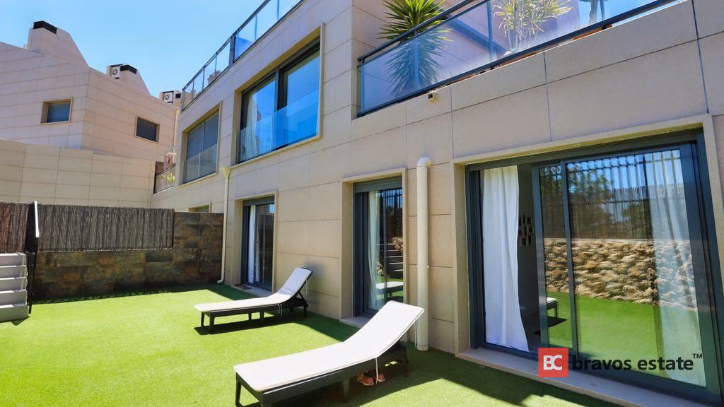 Seafront 3-Bedroom Bungalow in El Campello - 6