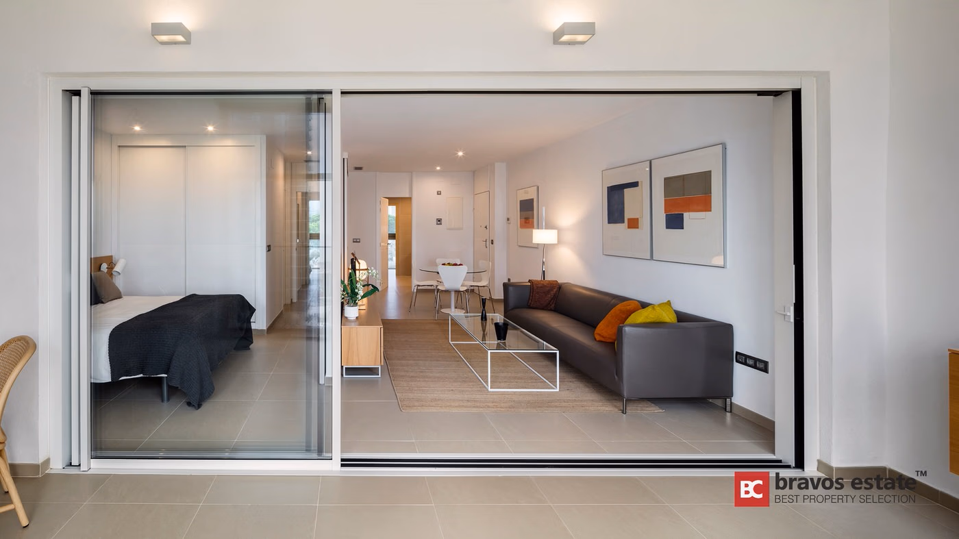 Beachside 2-Bedroom Apartment in Benidorm - 17