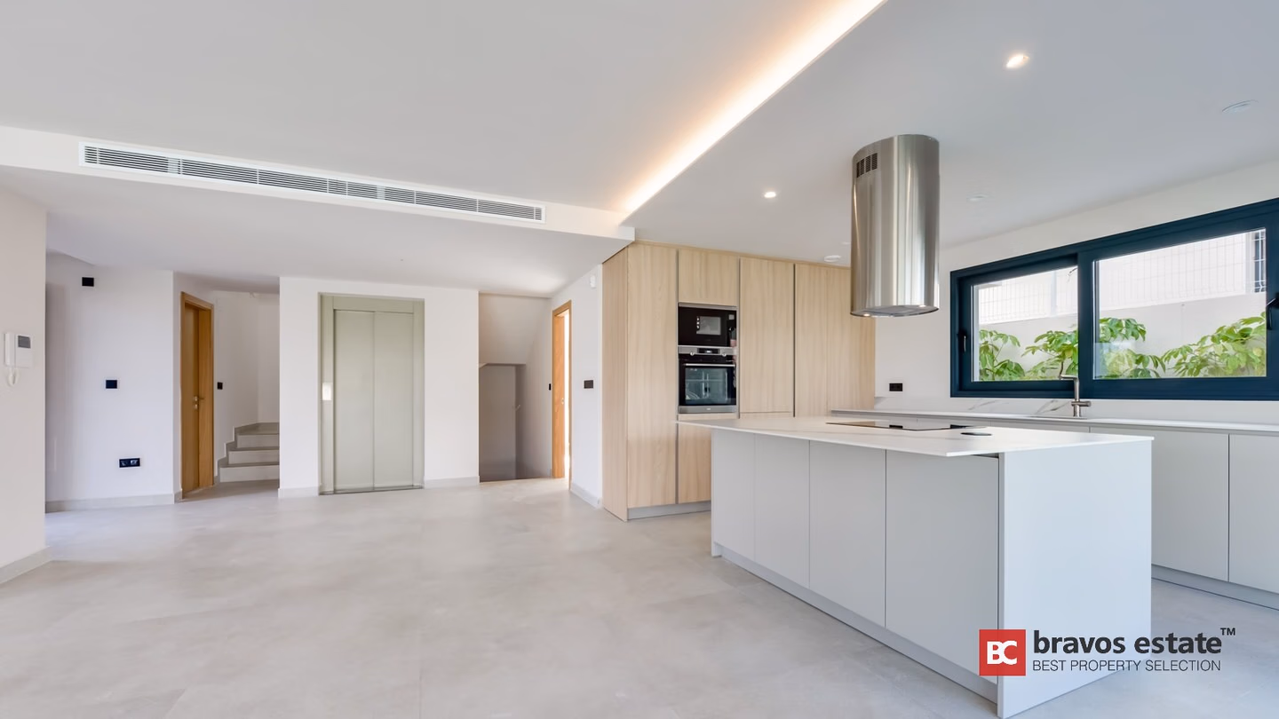 Villa with Elevator and En-Suite Bedrooms in Alfaz del Pi - 13
