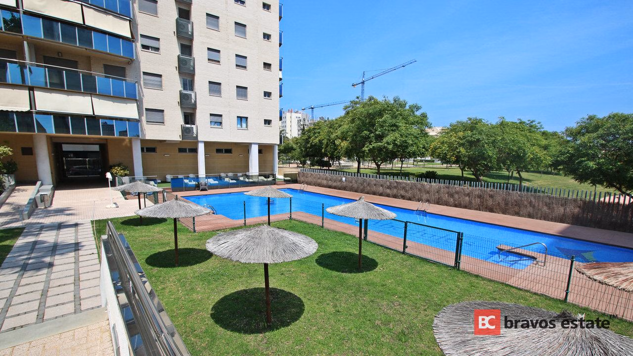 Beachside 4-Bedroom Apartment in El Campello · 141 m² - 11