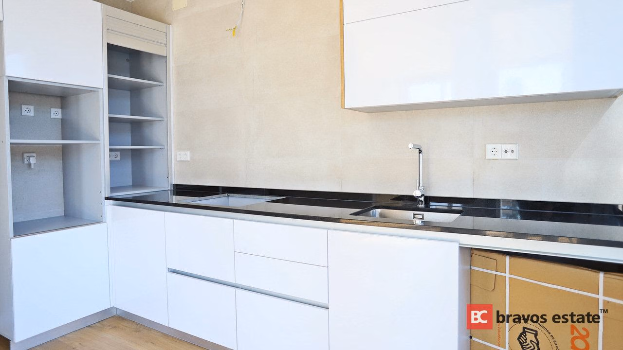 Spacious 3-Bedroom Villa in Playa de San Juan - 15