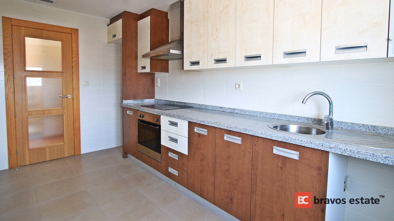 Beachside 4-Bedroom Apartment in El Campello · 141 m² - 2