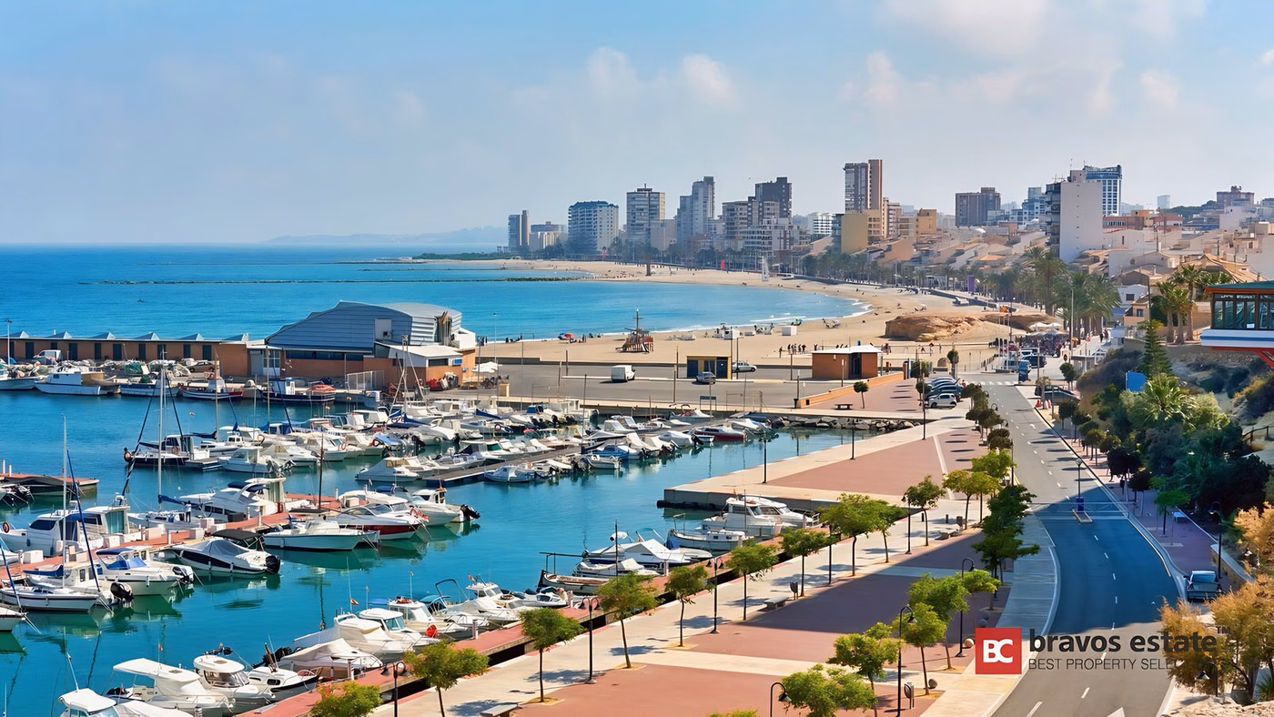 Seafront 2-Bedroom Apartment in El Campello · 79 m² - 23