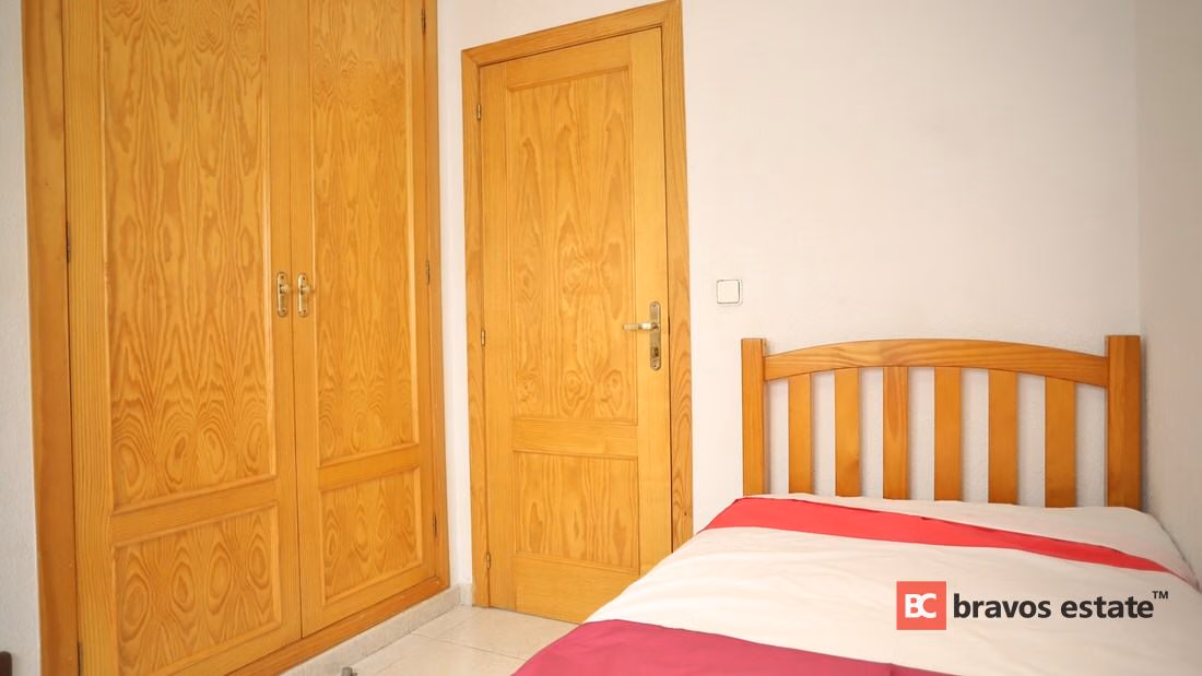 Seafront 3-Bedroom Apartment in El Campello · 90 m² - 10