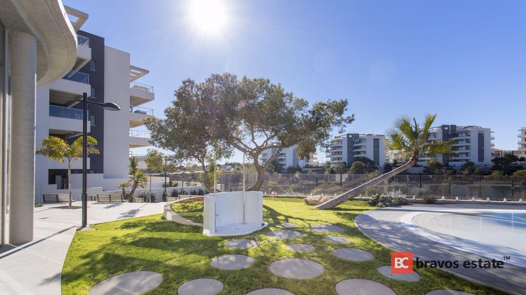 Apartamento de Obra Nueva de 3 Dormitorios en Villamartin · 93 m² - 10