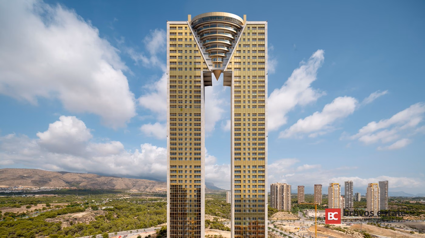 Beachside 2-Bedroom Apartment in Benidorm - 6
