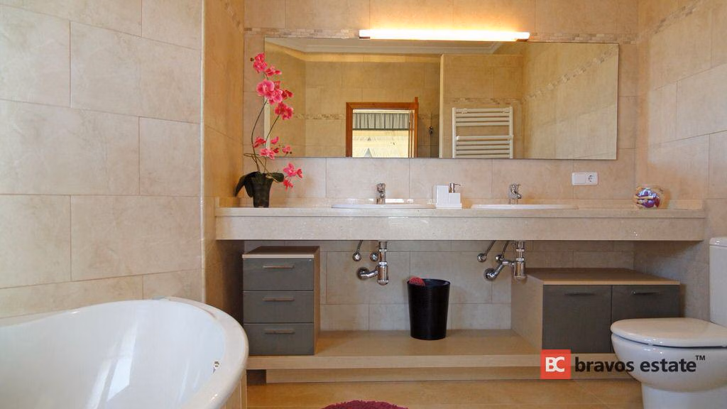 Beachside 3-Bedroom Villa in Cumbre del Sol - 14