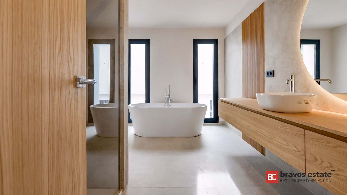 Villa with Elevator and En-Suite Bedrooms in Alfaz del Pi - 24