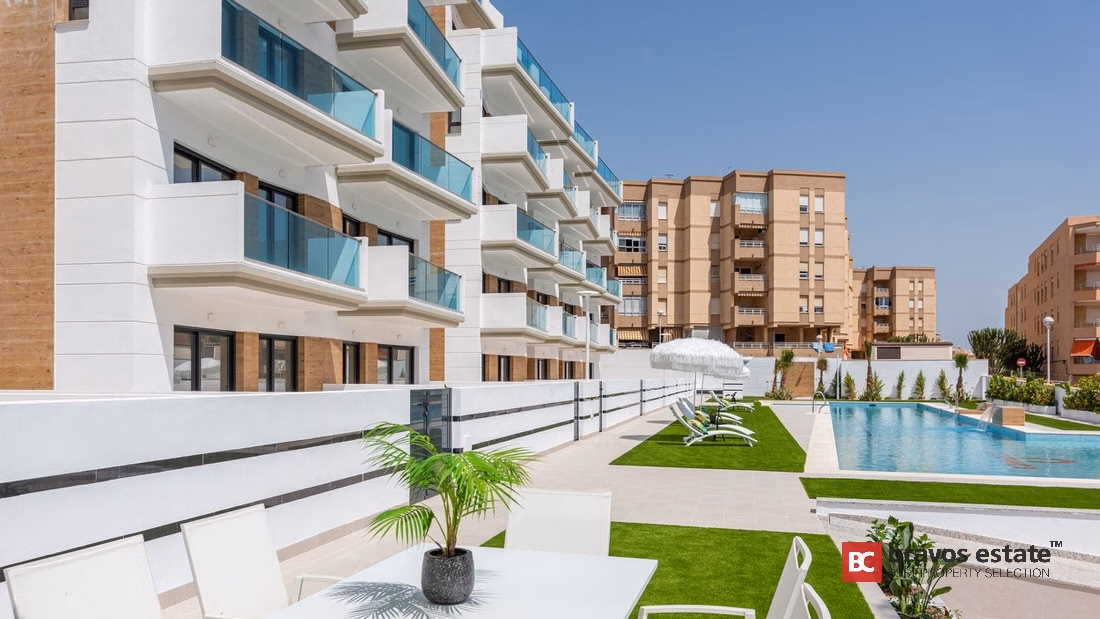 Seafront 2-Bedroom Apartment in Guardamar del Segura - 6