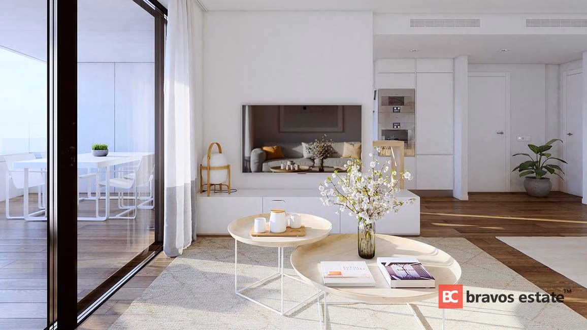 Seafront 3-Bedroom Apartment in Playa de San Juan - 5