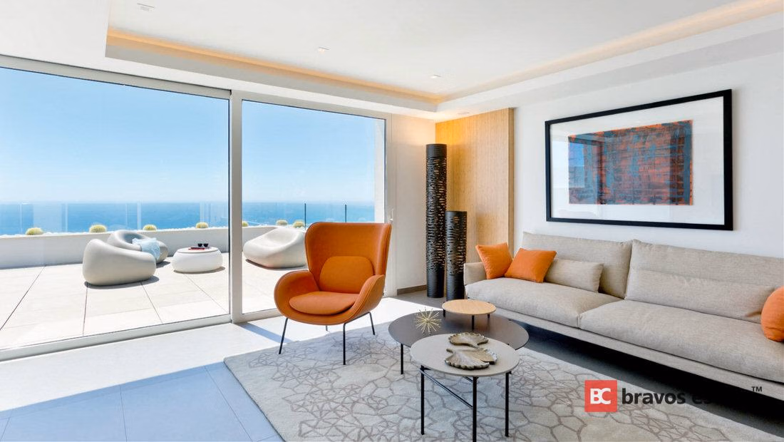 Spacious 3-Bedroom Apartment in Cumbre del Sol · 156 m² - 4