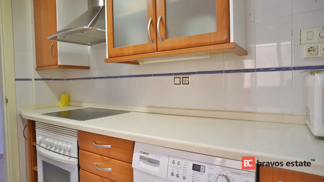 Seafront 2-Bedroom Apartment in El Campello · 75 m² - 9