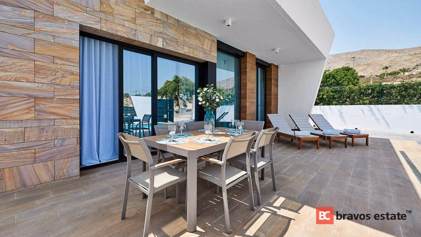 Villa con techos de 3,2 m y vistas al mar en las colinas de Benidorm - 4