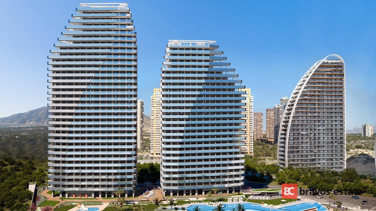 Seafront 2-Bedroom Apartment in Benidorm · 110 m² - 2