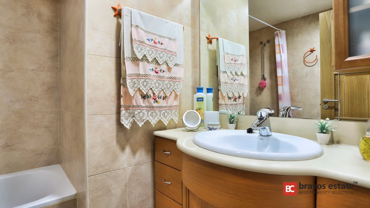 Beachside 3-Bedroom Apartment in El Campello - 15