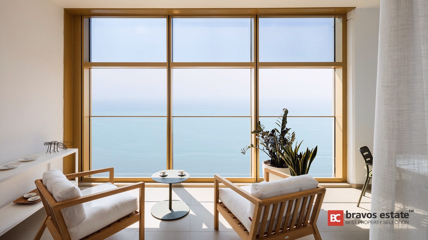 Beachside 2-Bedroom Apartment in Benidorm - 4