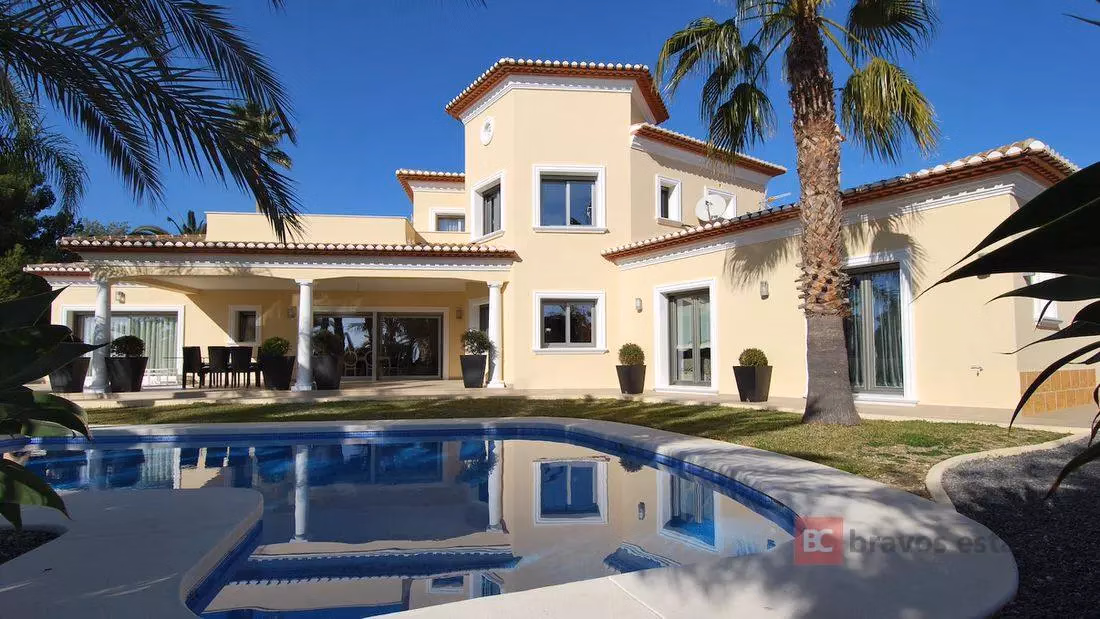 Villa De Lujo de 4 Dormitorios en Benissa · 465 m² - 7