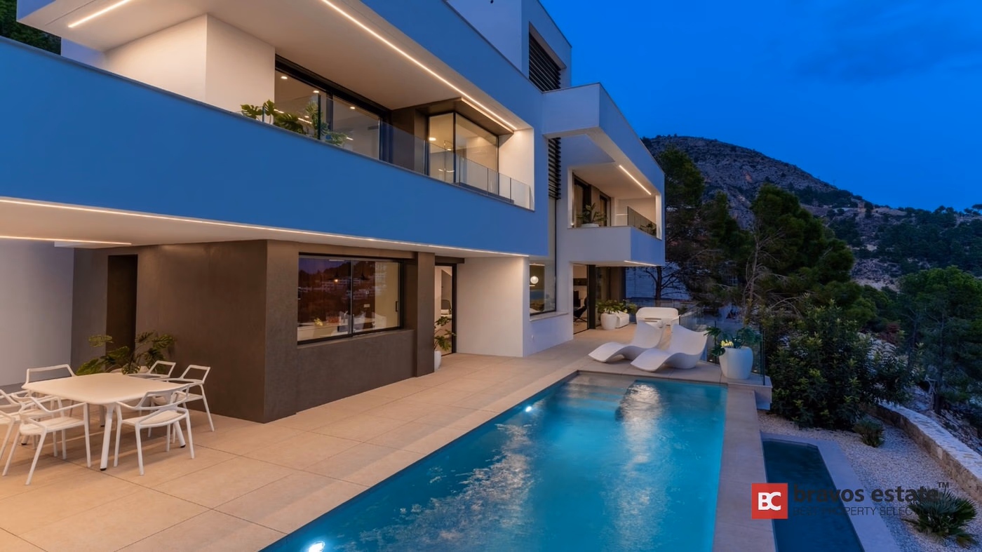 Luxury 4-Bedroom Villa in Altea - 30
