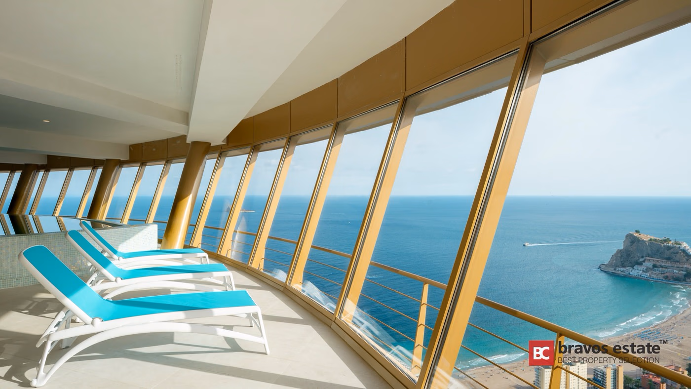 Beachside 2-Bedroom Apartment in Benidorm - 27