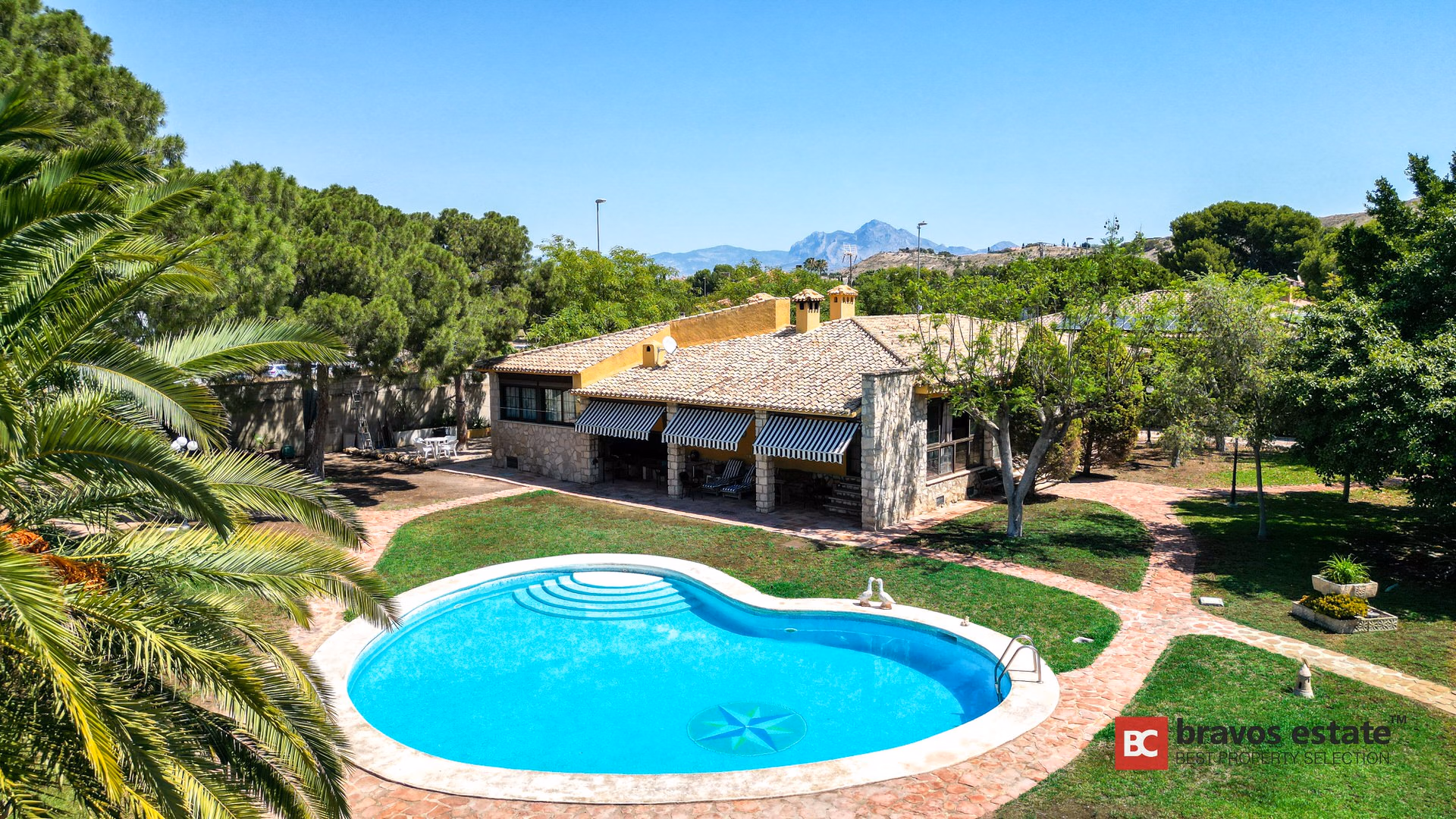 Villa rústica en parcela de 2.283 m² en La Almajada, Mutxamel 1