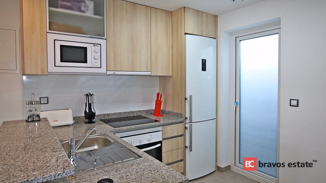 Beachside 2-Bedroom Apartment in Arenales del Sol · 113 m² - 10